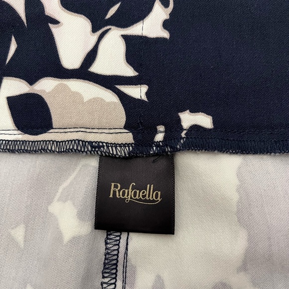 Rafaella Navy and Cream Floral Stretch Pants, size 12 - Picture 4 of 12